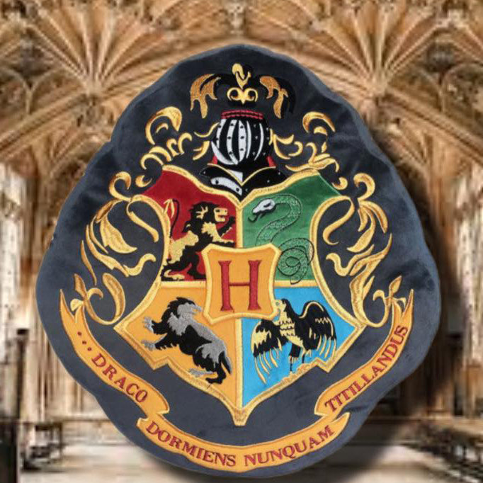 http://www.kinkyangel.co.uk/cdn/shop/files/harry-potter-hogwarts-crest-cushion_ac67ddd8-858b-4494-8bf6-d7591d8f434a_1200x1200.jpg?v=1694353693